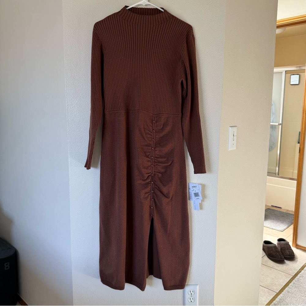 Elegant Brown Long-Sleeve Dress